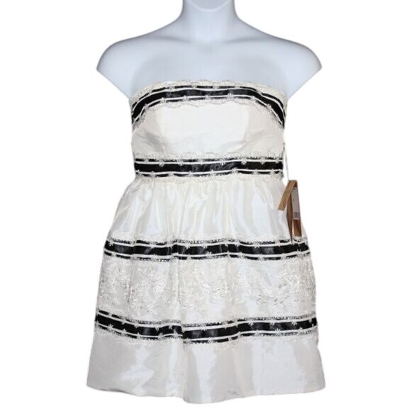 Light in the Box Dresses & Skirts - Light in the Box Sz 8 White Lace Overlay Bridesmaid Party Formal Strapless Dress